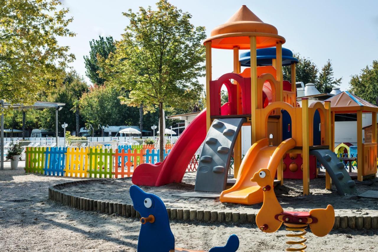 Happy Camp Mobile Homes In Butterfly Camping Village Peschiera del Garda Zewnętrze zdjęcie
